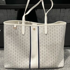 Tory Burch Gemini Link Tote/Purse with Tags